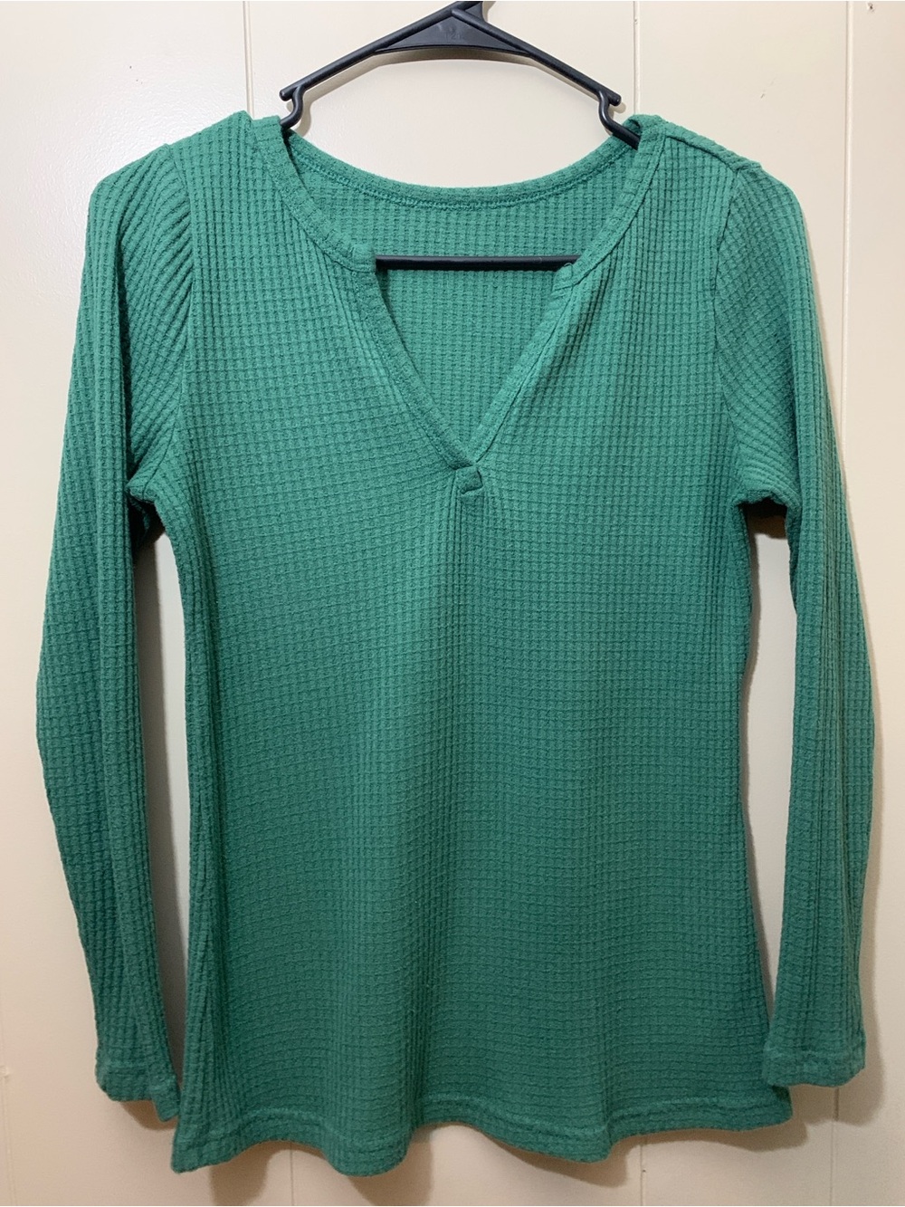 Women’s S Waffle Knit V-Neck Long Sleeve Top - Green